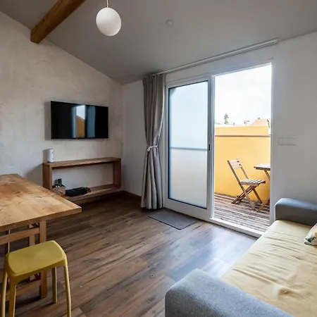 Knock Knock Iii Ponta Delgada