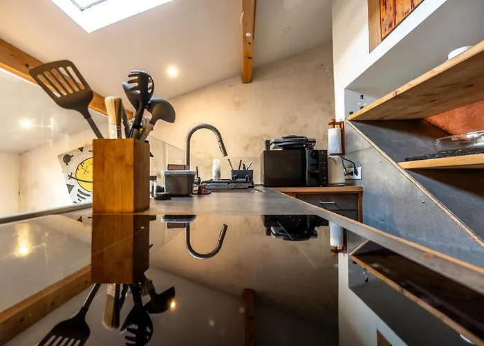 Apartment Knock Knock Iii